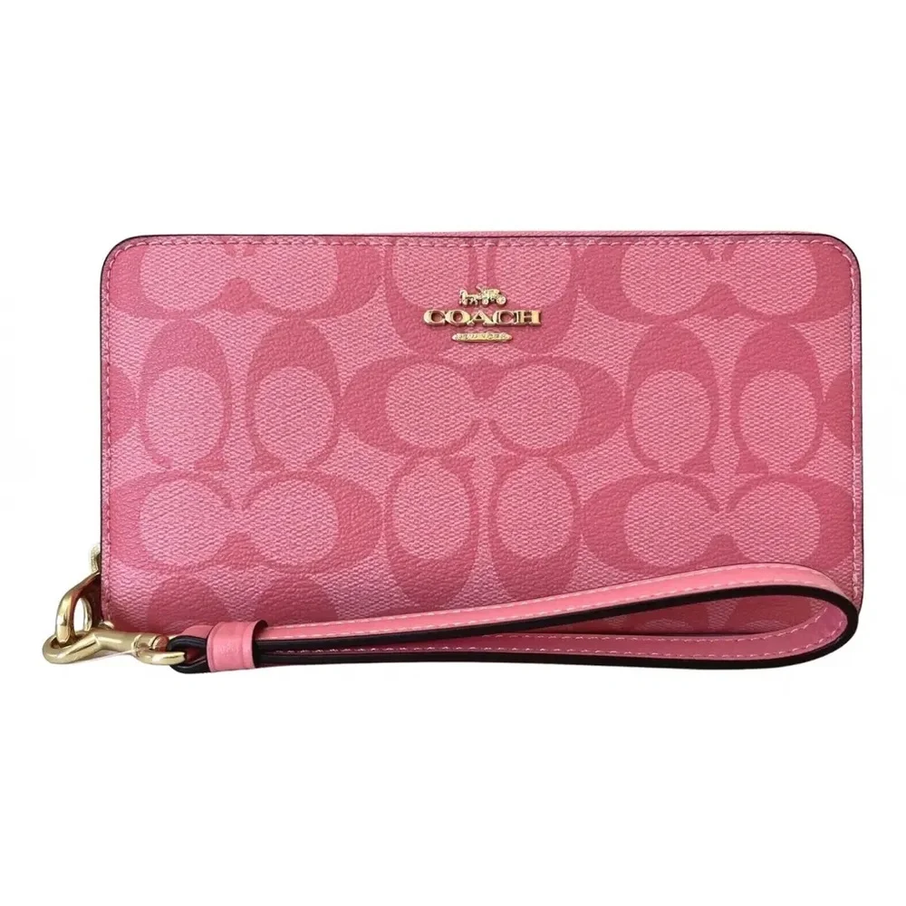 Coach Signature‎ Pink Wristlet